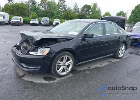 2014 Volkswagen Passat 1.8T Se z USA, uszkodzony, nr VIN 1VWBT7A31EC105912